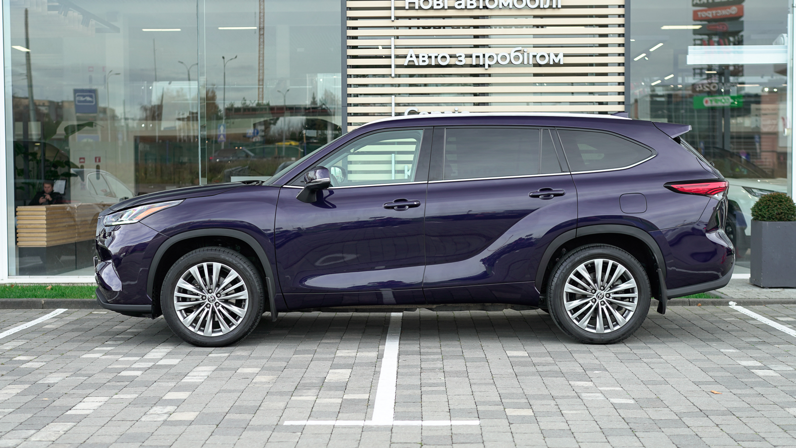 Toyota HIGHLANDER 2022 року, Універсал, Тойота Центр Львів "Діамант", м.Львів | Фото № 3 Toyota HIGHLANDER 2022 року з пробігом 81251 км, Універсал, Тойота Центр Львів "Діамант", м.Львів - 2072700 ГРН | Фото № 3