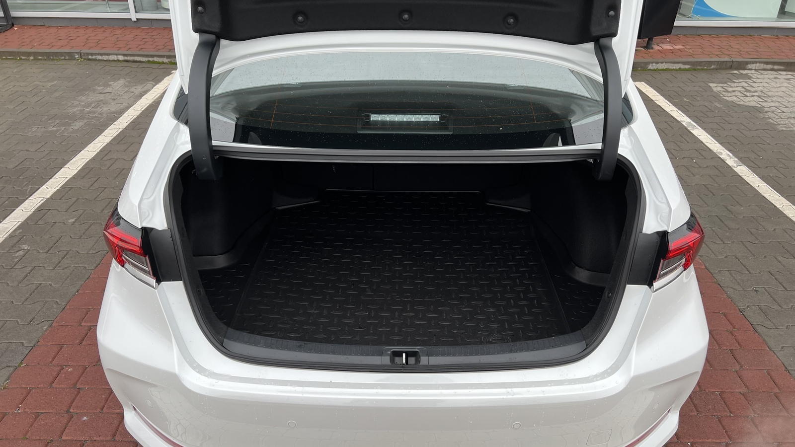 Toyota COROLLA 2024 року, Седан, Тойота Центр Вінниця "Преміум Мотор", м.Вінниця | Фото № 10 Toyota COROLLA 2024 року з пробігом 7890 км, Седан, Тойота Центр Вінниця "Преміум Мотор", м.Вінниця - 1100000 ГРН | Фото № 10