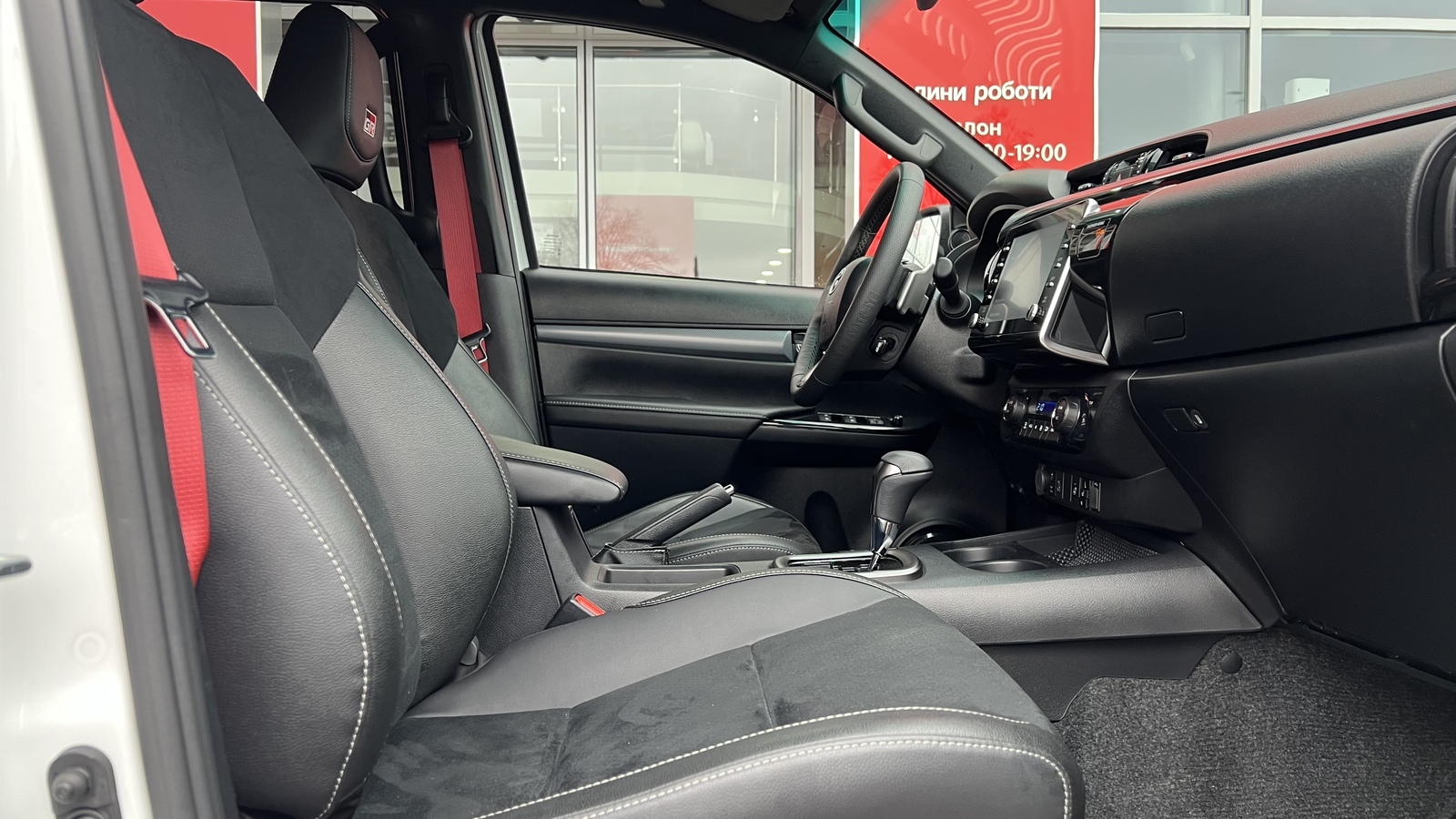 Toyota HILUX 2023 року з пробігом 23317 км, Пікап, Тойота Центр Вінниця "Преміум Мотор", м.Вінниця - 2226000 ГРН | Фото № 6