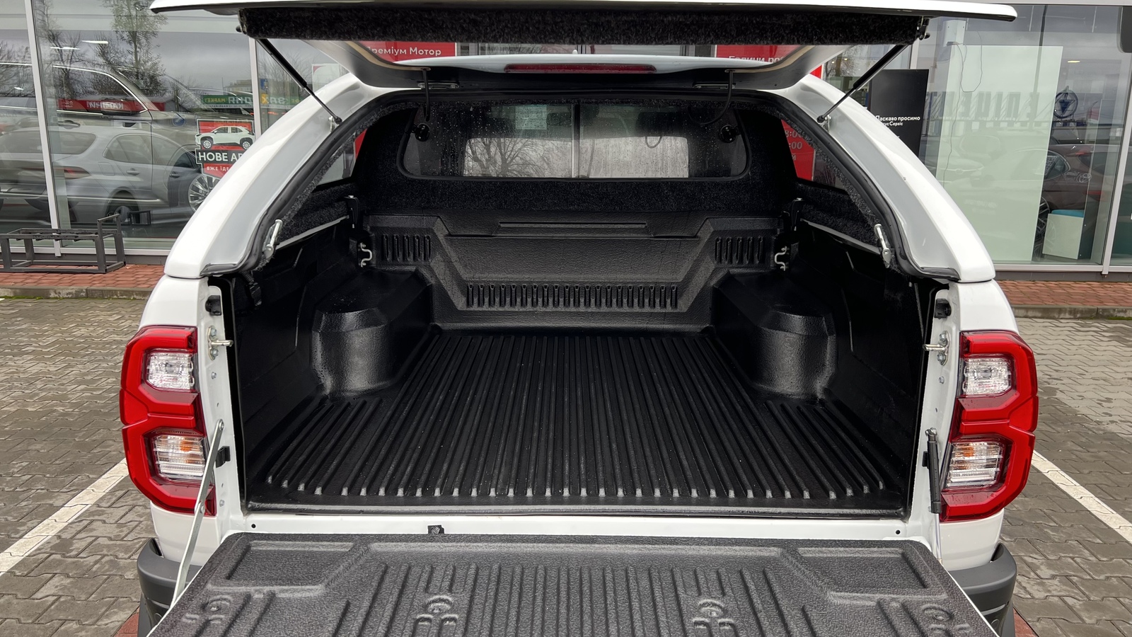 Toyota HILUX 2023 року з пробігом 23317 км, Пікап, Тойота Центр Вінниця "Преміум Мотор", м.Вінниця - 2226000 ГРН | Фото № 10