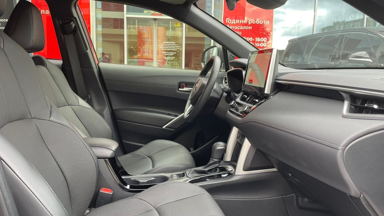 Toyota COROLLA CROSS 2024 року, Універсал, Тойота Центр Івано-Франківськ "Класик-Авто", м.Івано-Франківськ | Фото № 6 Toyota COROLLA CROSS 2024 року з пробігом 1090 км, Універсал, Тойота Центр Івано-Франківськ "Класик-Авто", м.Івано-Франківськ - 1608000 ГРН | Фото № 6