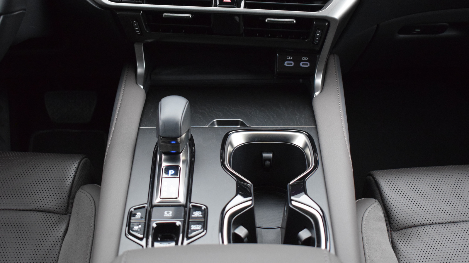 Lexus RX 450h+ 2023 року, Універсал, Тойота Центр Житомир "Стар - Кар", м.Житомир | Фото № 21 Lexus RX 450h+ 2023 року з пробігом 3140 км, Універсал, Тойота Центр Житомир "Стар - Кар", м.Житомир - 4158000 ГРН | Фото № 21