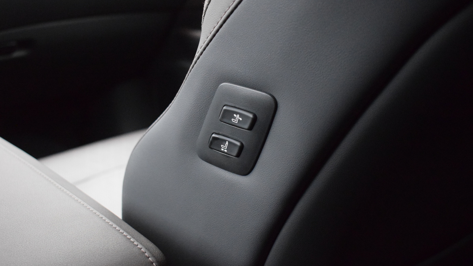 Lexus RX 450h+ 2023 року, Універсал, Тойота Центр Житомир "Стар - Кар", м.Житомир | Фото № 24 Lexus RX 450h+ 2023 року з пробігом 3140 км, Універсал, Тойота Центр Житомир "Стар - Кар", м.Житомир - 4158000 ГРН | Фото № 24