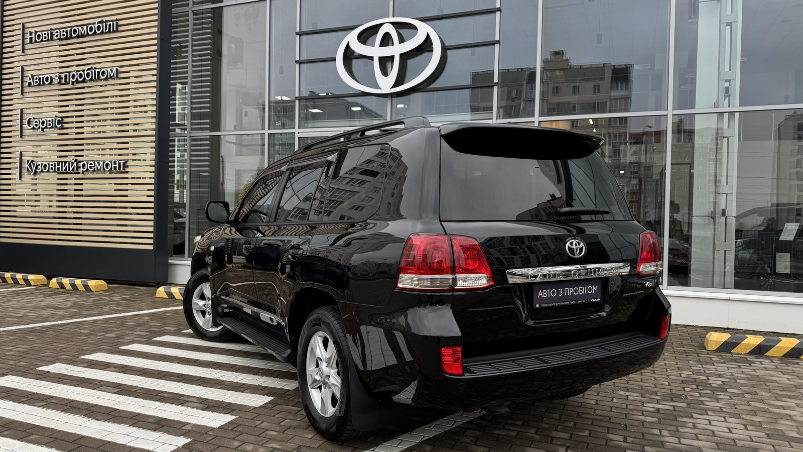 Toyota LAND CRUISER 2011 року, Універсал, Тойота Центр Чернігів "Соллі-Плюс", м.Чернігів | Фото № 2 Toyota LAND CRUISER 2011 року з пробігом 247888 км, Універсал, Тойота Центр Чернігів "Соллі-Плюс", м.Чернігів - 1097000 ГРН | Фото № 2