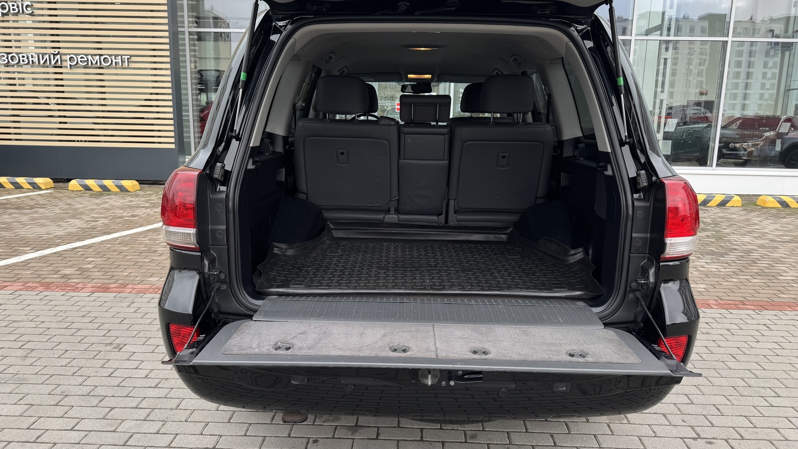 Toyota LAND CRUISER 2011 року, Універсал, Тойота Центр Чернігів "Соллі-Плюс", м.Чернігів | Фото № 10 Toyota LAND CRUISER 2011 року з пробігом 247888 км, Універсал, Тойота Центр Чернігів "Соллі-Плюс", м.Чернігів - 1097000 ГРН | Фото № 10