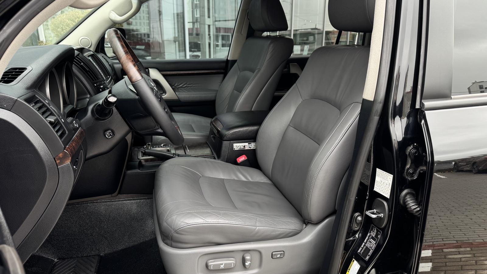 Toyota LAND CRUISER 2011 року, Універсал, Тойота Центр Чернігів "Соллі-Плюс", м.Чернігів | Фото № 12 Toyota LAND CRUISER 2011 року з пробігом 247888 км, Універсал, Тойота Центр Чернігів "Соллі-Плюс", м.Чернігів - 1097000 ГРН | Фото № 12