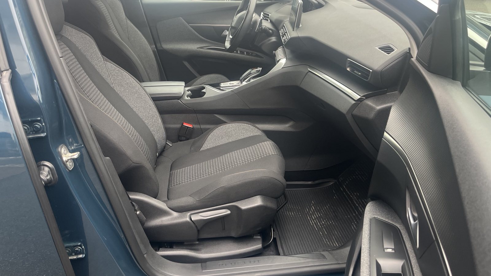 Інші авто PEUGEOT 3008 2021 року, Універсал, Тойота Центр Київ "Автосаміт Укравто", м.Київ | Фото № 6 Інші авто PEUGEOT 3008 2021 року з пробігом 149000 км, Універсал, Тойота Центр Київ "Автосаміт Укравто", м.Київ - 898000 ГРН | Фото № 6