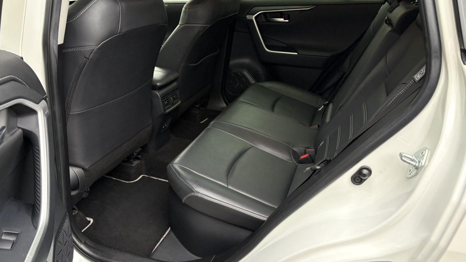 Toyota RAV4 2019 року, Універсал, Тойота Центр Київ "Автосаміт Укравто", м.Київ | Фото № 11 Toyota RAV4 2019 року з пробігом 75776 км, Універсал, Тойота Центр Київ "Автосаміт Укравто", м.Київ - 1359600 ГРН | Фото № 11