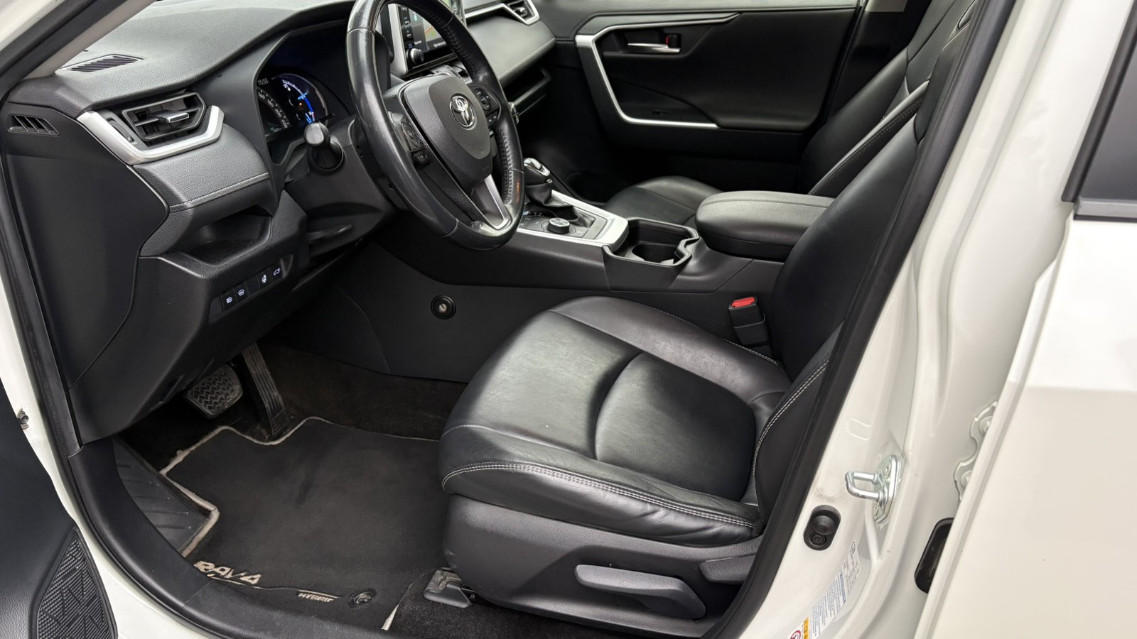 Toyota RAV4 2019 року, Універсал, Тойота Центр Київ "Автосаміт Укравто", м.Київ | Фото № 12 Toyota RAV4 2019 року з пробігом 75776 км, Універсал, Тойота Центр Київ "Автосаміт Укравто", м.Київ - 1359600 ГРН | Фото № 12