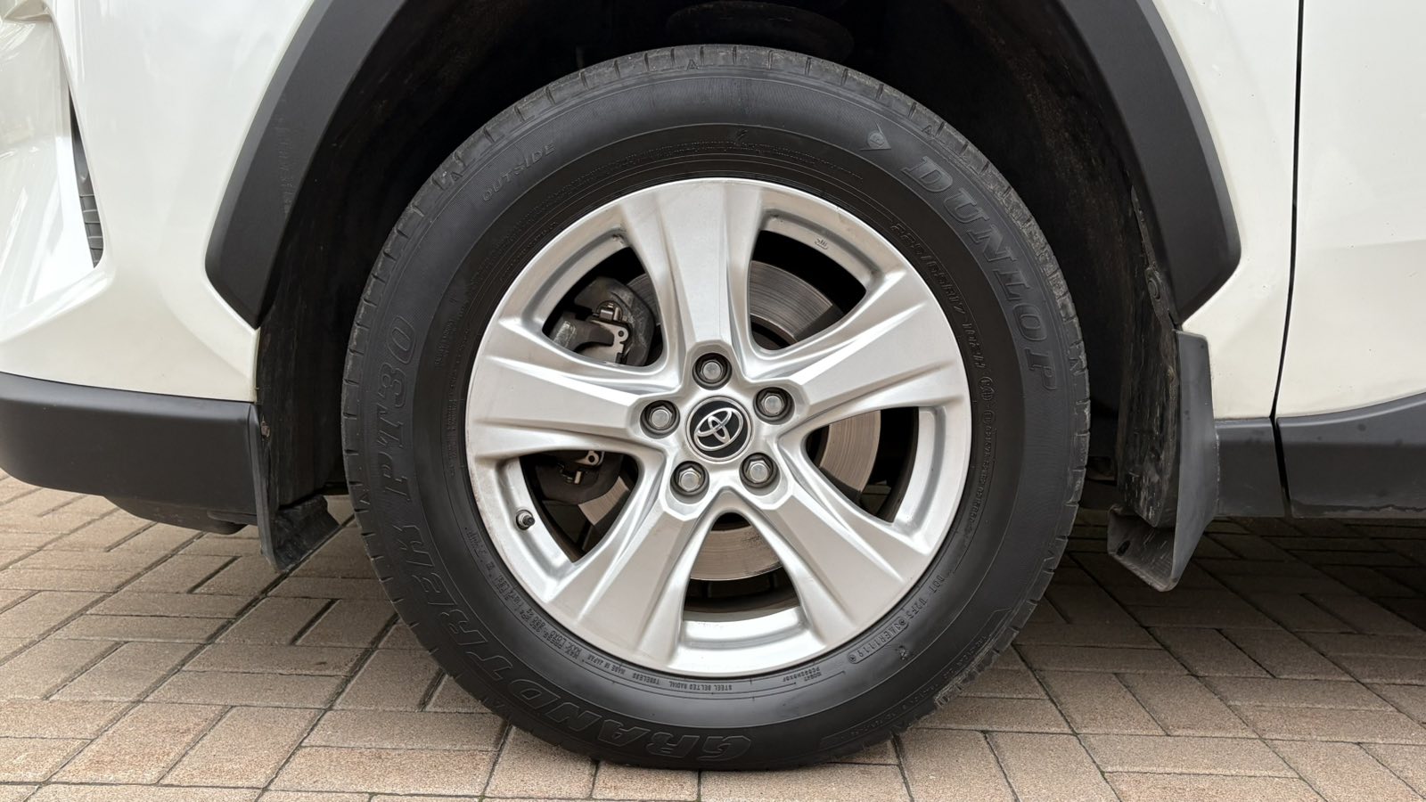 Toyota RAV4 2019 року, Універсал, Тойота Центр Київ "Автосаміт Укравто", м.Київ | Фото № 15 Toyota RAV4 2019 року з пробігом 75776 км, Універсал, Тойота Центр Київ "Автосаміт Укравто", м.Київ - 1359600 ГРН | Фото № 15