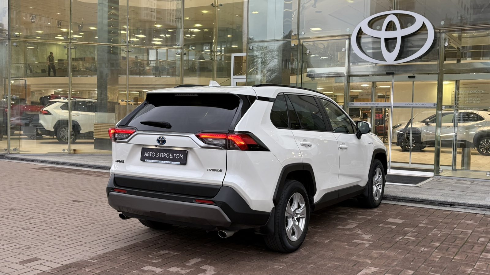 Toyota RAV4 2019 року, Універсал, Тойота Центр Київ "Автосаміт Укравто", м.Київ | Фото № 17 Toyota RAV4 2019 року з пробігом 75776 км, Універсал, Тойота Центр Київ "Автосаміт Укравто", м.Київ - 1359600 ГРН | Фото № 17