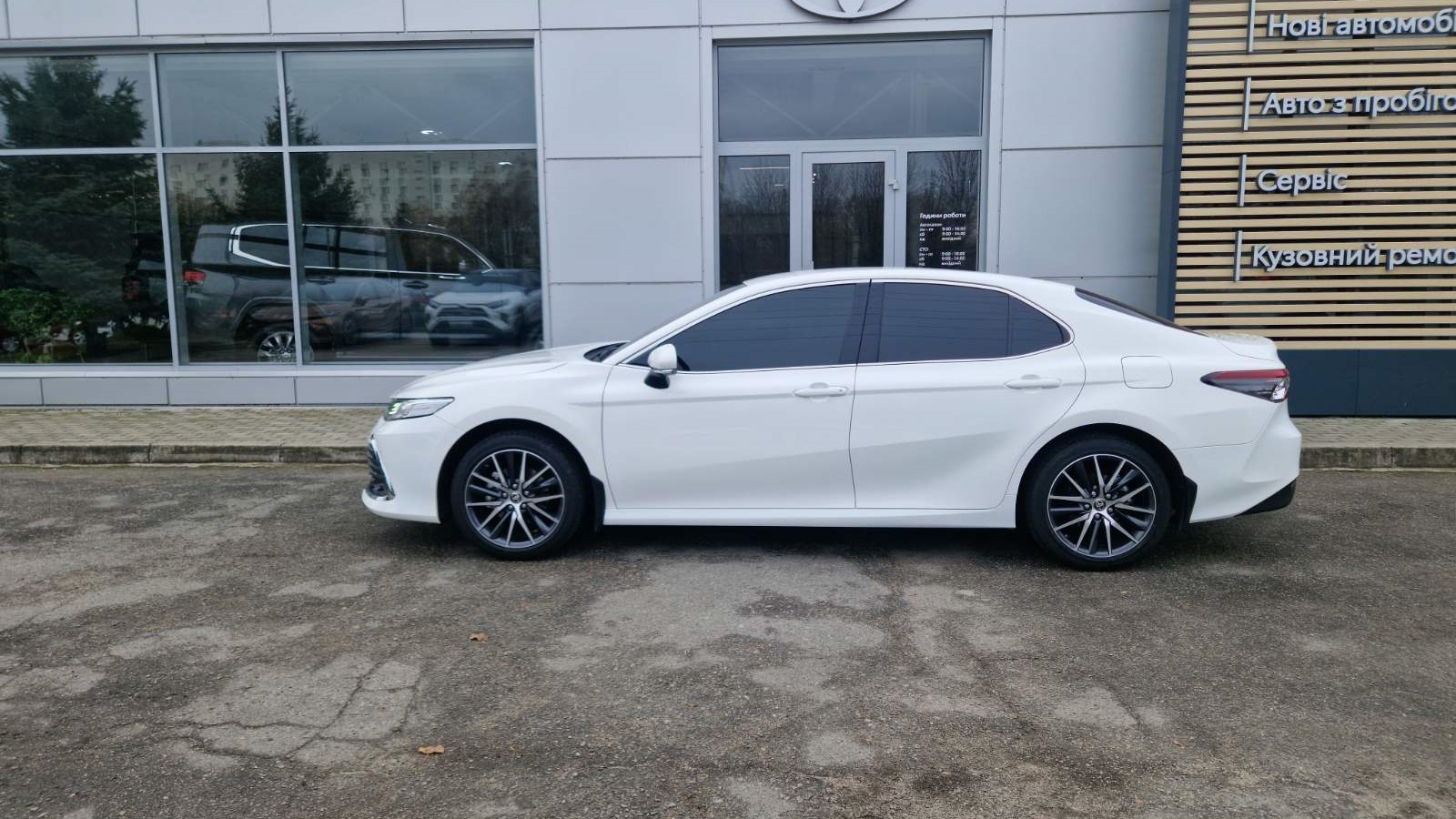 Toyota CAMRY 2023 року, Седан, Тойота Центр Кропивницький "Мотор - Олві", м.Кропивницький | Фото № 3 Toyota CAMRY 2023 року з пробігом 30177 км, Седан, Тойота Центр Кропивницький "Мотор - Олві", м.Кропивницький - 1450000 ГРН | Фото № 3