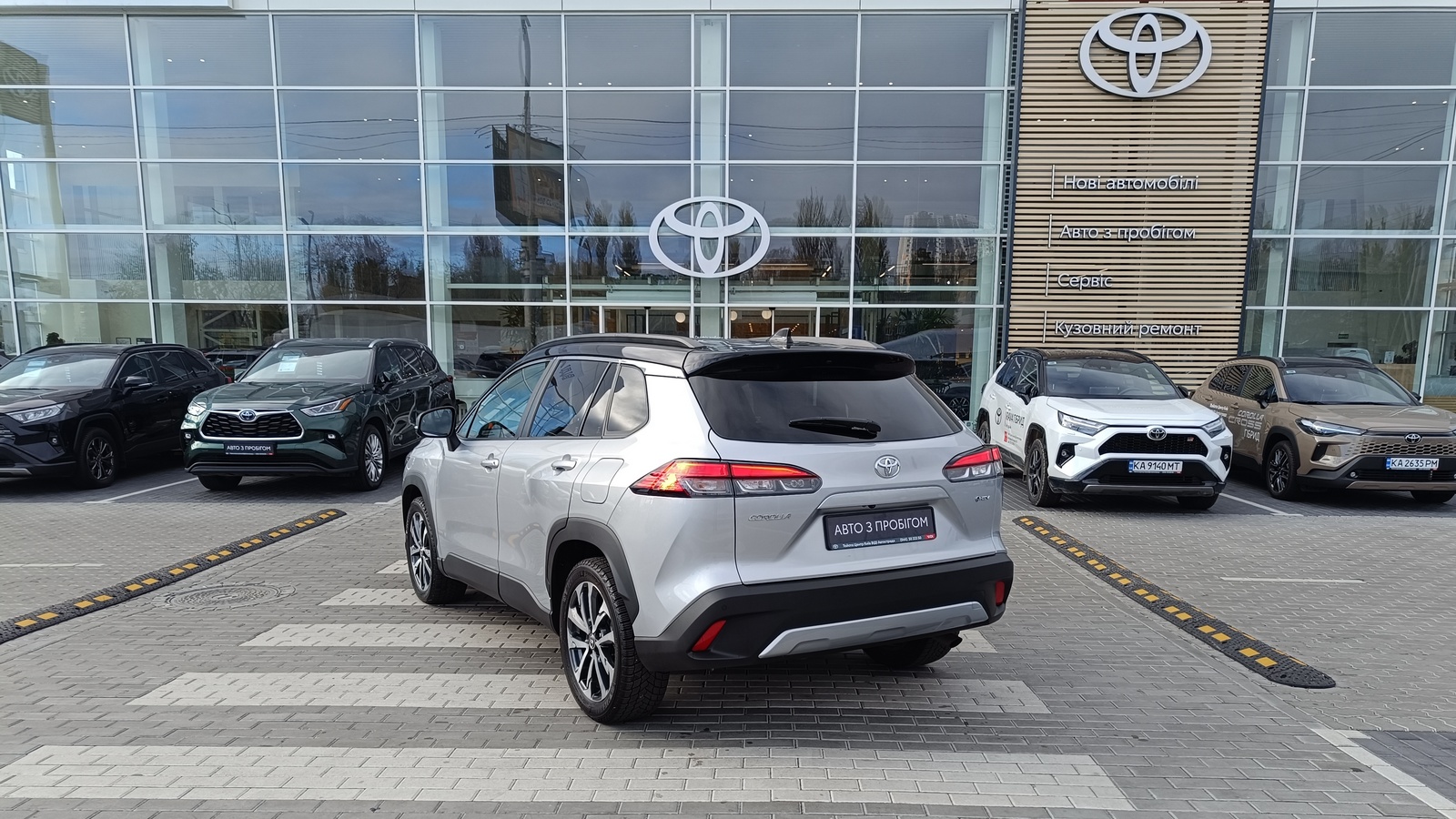 Toyota COROLLA CROSS 2024 року, Універсал, Тойота Центр Київ "ВіДі Автострада", м.Київ | Фото № 2 Toyota COROLLA CROSS 2024 року з пробігом 16325 км, Універсал, Тойота Центр Київ "ВіДі Автострада", м.Київ - 1669000 ГРН | Фото № 2