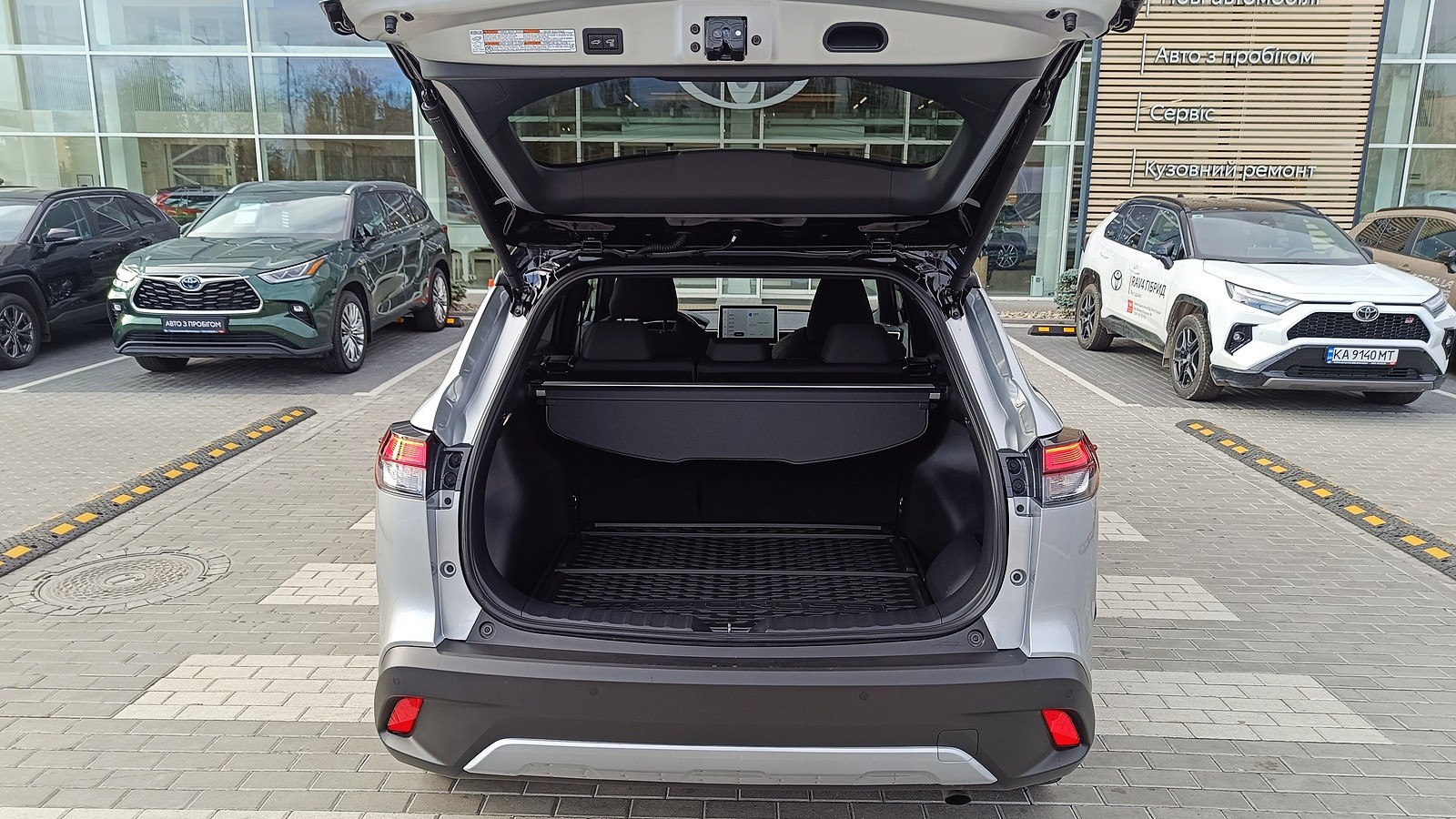 Toyota COROLLA CROSS 2024 року, Універсал, Тойота Центр Київ "ВіДі Автострада", м.Київ | Фото № 10 Toyota COROLLA CROSS 2024 року з пробігом 16325 км, Універсал, Тойота Центр Київ "ВіДі Автострада", м.Київ - 1669000 ГРН | Фото № 10
