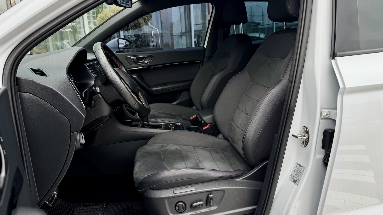 Інші авто SEAT Ateca 2019 року, Універсал, Тойота Центр Чернігів "Соллі-Плюс", м.Чернігів | Фото № 12 Інші авто SEAT Ateca 2019 року з пробігом 113543 км, Універсал, Тойота Центр Чернігів "Соллі-Плюс", м.Чернігів - 1013000 ГРН | Фото № 12