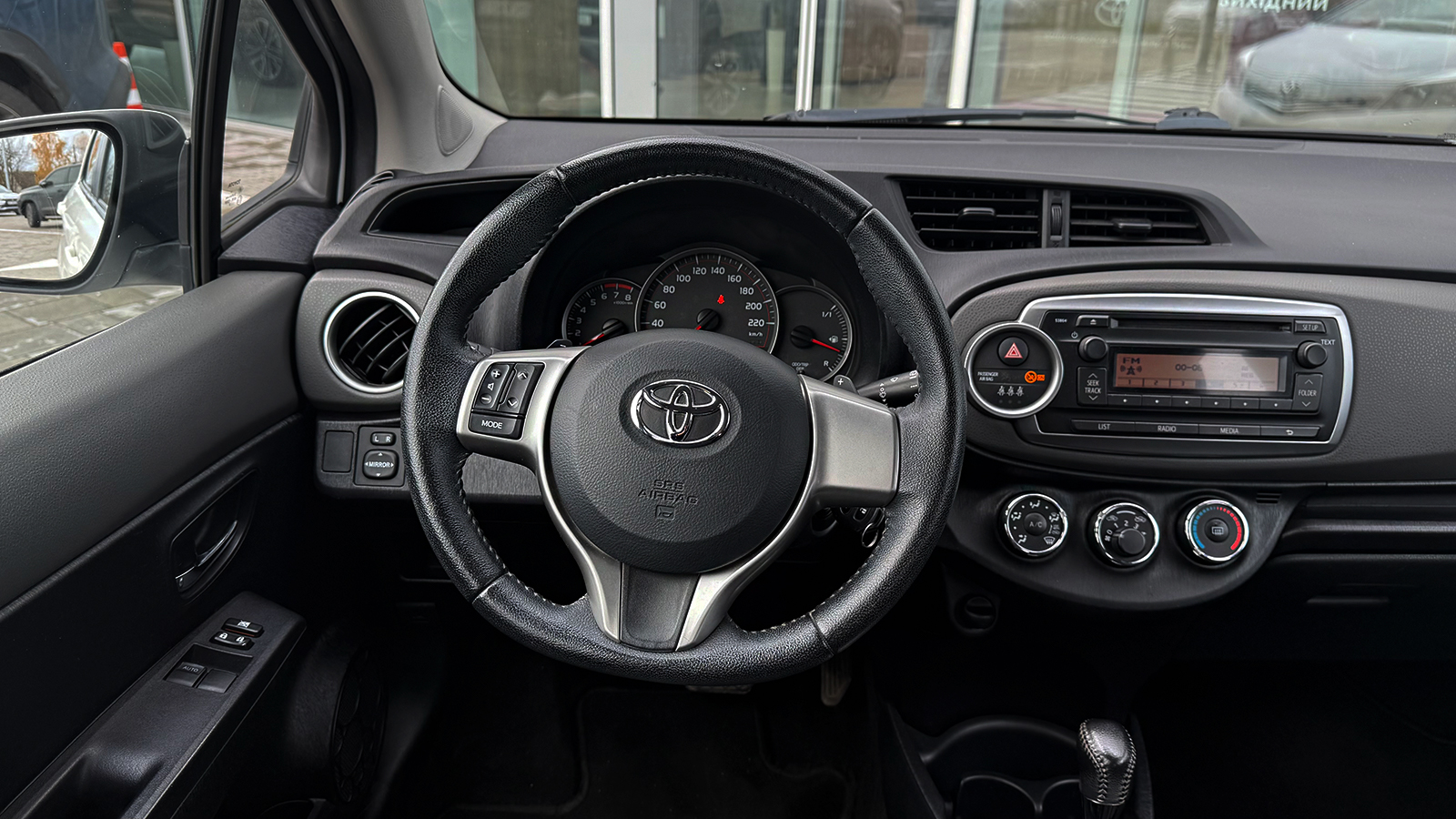 Toyota YARIS 2012 року, Хетчбек, Тойота Центр Рівне "Агат Авто", м.Рівне | Фото № 9 Toyota YARIS 2012 року з пробігом 69299 км, Хетчбек, Тойота Центр Рівне "Агат Авто", м.Рівне - 404160 ГРН | Фото № 9