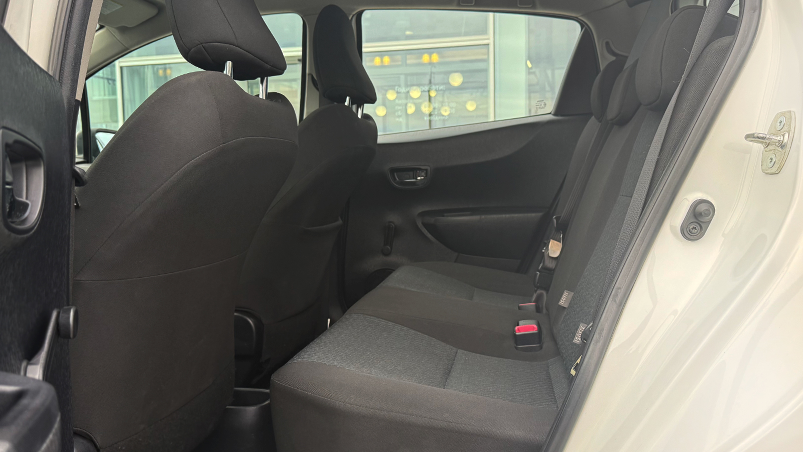 Toyota YARIS 2012 року, Хетчбек, Тойота Центр Рівне "Агат Авто", м.Рівне | Фото № 11 Toyota YARIS 2012 року з пробігом 69299 км, Хетчбек, Тойота Центр Рівне "Агат Авто", м.Рівне - 404160 ГРН | Фото № 11