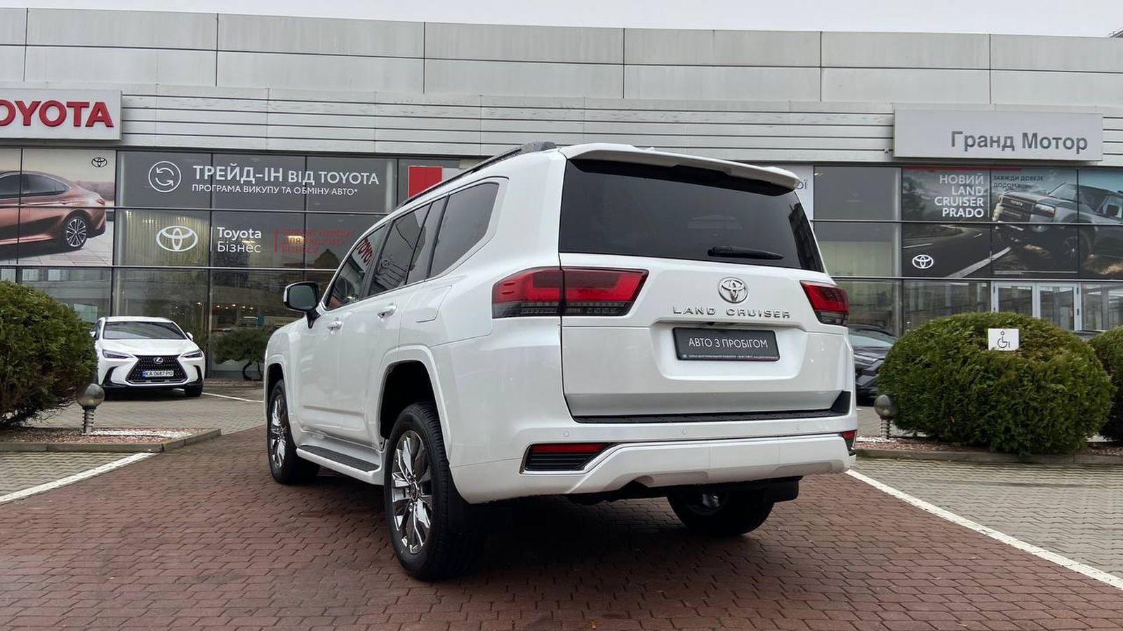 Toyota LAND CRUISER 2025 року, Універсал, Тойота Центр Хмельницький "Гранд Мотор", м.Хмельницький | Фото № 2 Toyota LAND CRUISER 2025 року з пробігом 731 км, Універсал, Тойота Центр Хмельницький "Гранд Мотор", м.Хмельницький - 4206570 ГРН | Фото № 2