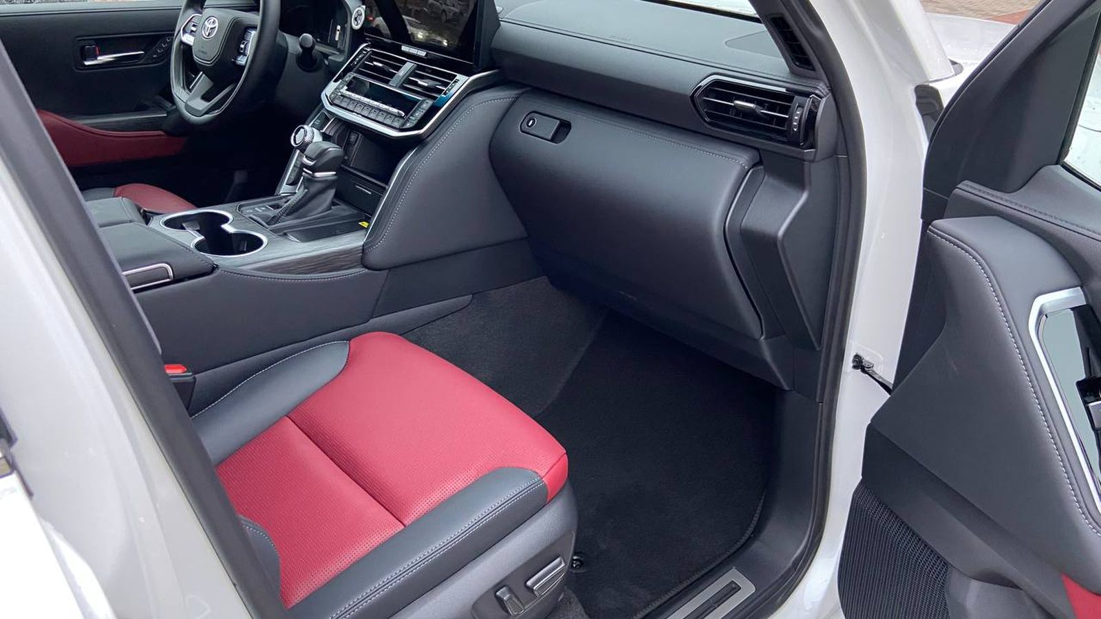 Toyota LAND CRUISER 2025 року, Універсал, Тойота Центр Хмельницький "Гранд Мотор", м.Хмельницький | Фото № 6 Toyota LAND CRUISER 2025 року з пробігом 731 км, Універсал, Тойота Центр Хмельницький "Гранд Мотор", м.Хмельницький - 4206570 ГРН | Фото № 6