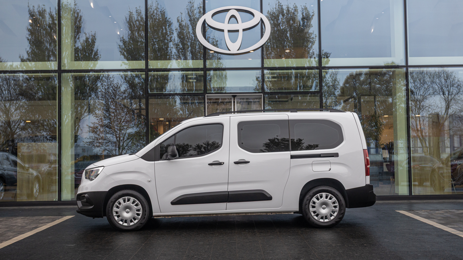 Інші авто OPEL Combo 2023 року, Мінівен, Тойота Центр Дніпро "Алмаз Мотор" на Запорізькому шосе, м.Дніпро | Фото № 3 Інші авто OPEL Combo 2023 року з пробігом 112002 км, Мінівен, Тойота Центр Дніпро "Алмаз Мотор" на Запорізькому шосе, м.Дніпро - 800000 ГРН | Фото № 3