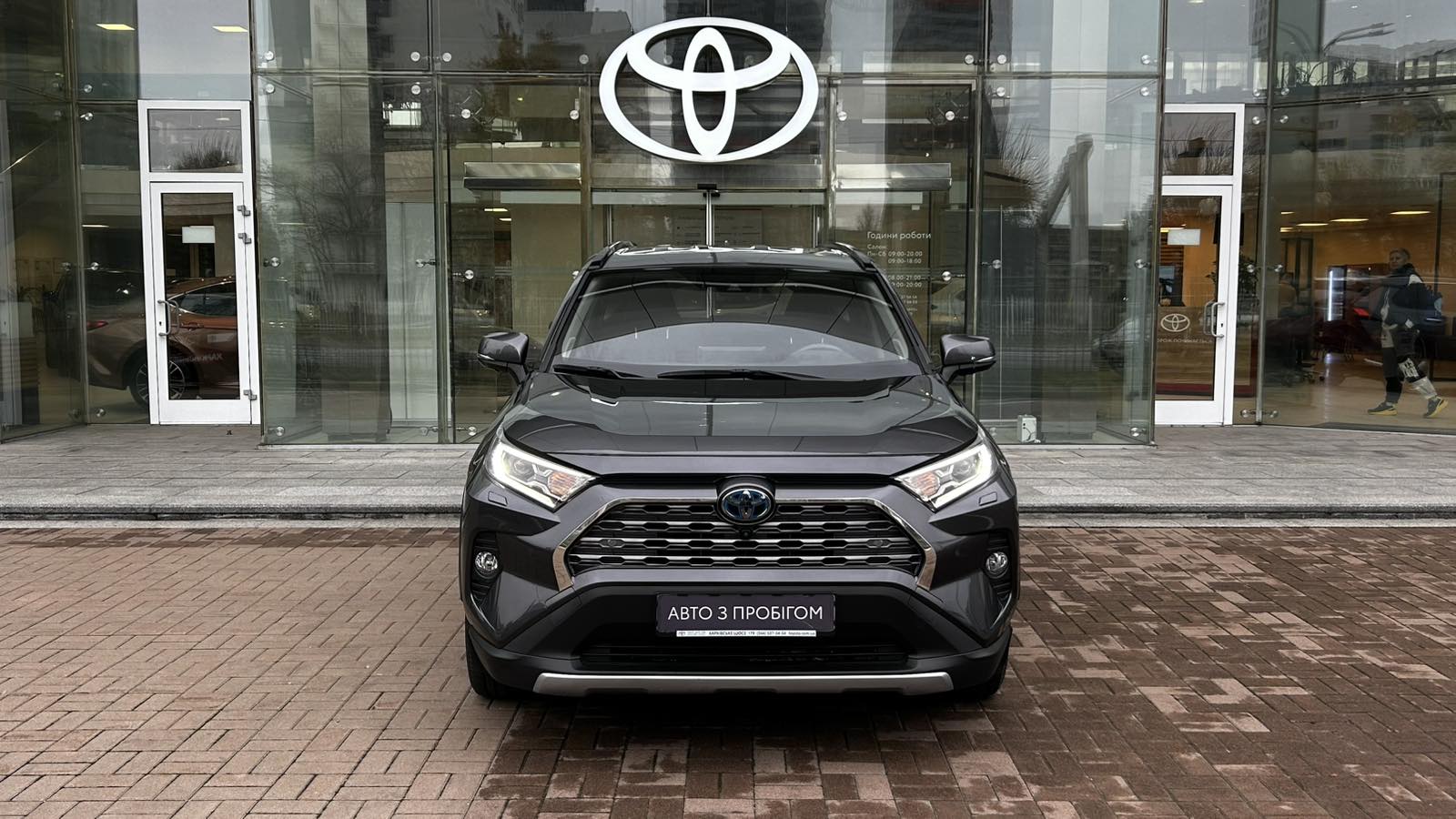 Toyota RAV4 2020 року, Універсал, Тойота Центр Київ "Автосаміт Укравто", м.Київ | Фото № 5 Toyota RAV4 2020 року з пробігом 111618 км, Універсал, Тойота Центр Київ "Автосаміт Укравто", м.Київ - 1389600 ГРН | Фото № 5
