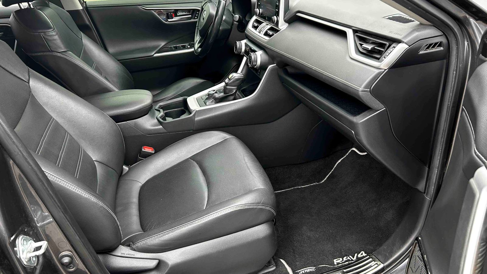 Toyota RAV4 2020 року, Універсал, Тойота Центр Київ "Автосаміт Укравто", м.Київ | Фото № 6 Toyota RAV4 2020 року з пробігом 111618 км, Універсал, Тойота Центр Київ "Автосаміт Укравто", м.Київ - 1389600 ГРН | Фото № 6