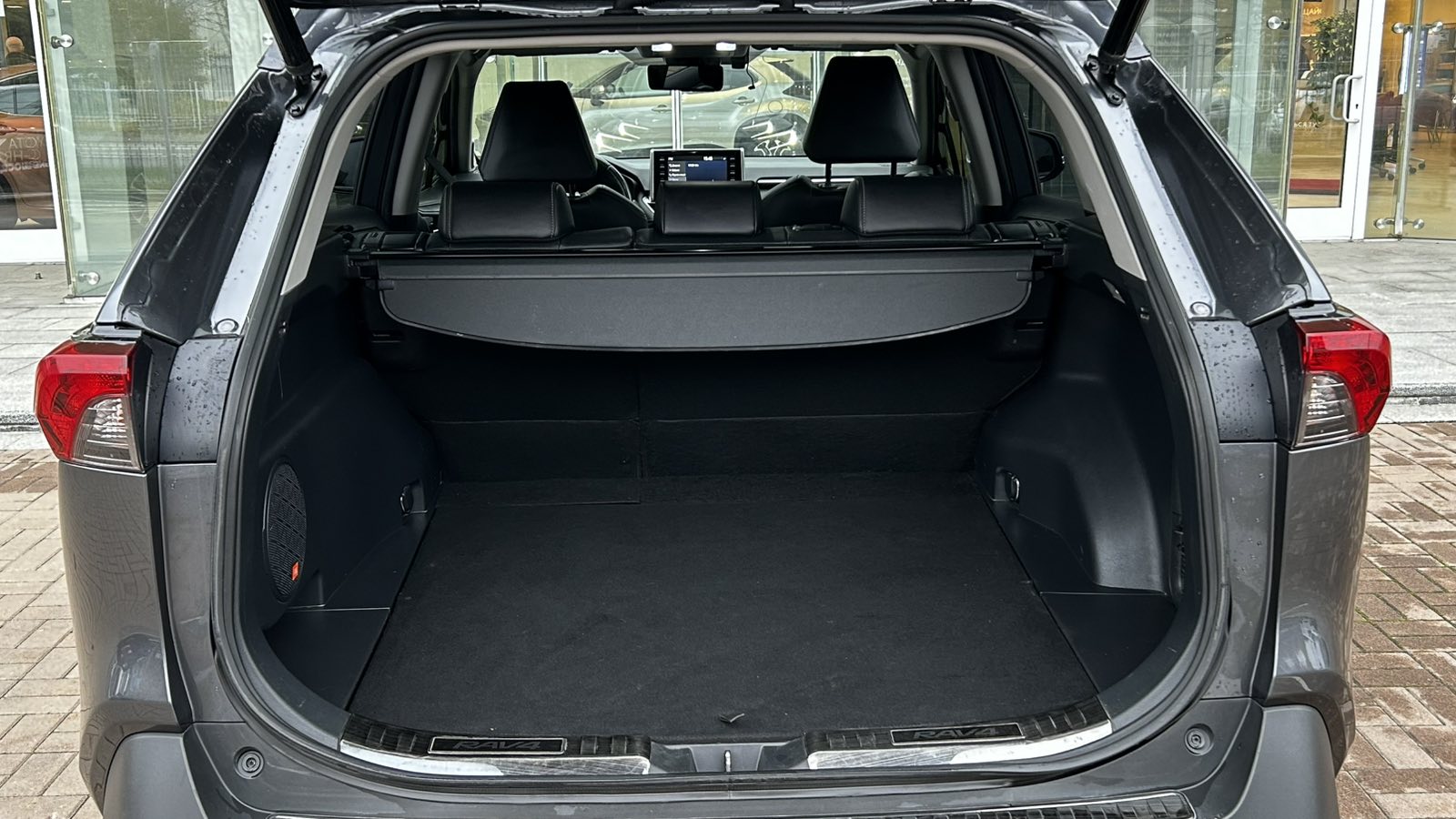 Toyota RAV4 2020 року, Універсал, Тойота Центр Київ "Автосаміт Укравто", м.Київ | Фото № 10 Toyota RAV4 2020 року з пробігом 111618 км, Універсал, Тойота Центр Київ "Автосаміт Укравто", м.Київ - 1389600 ГРН | Фото № 10