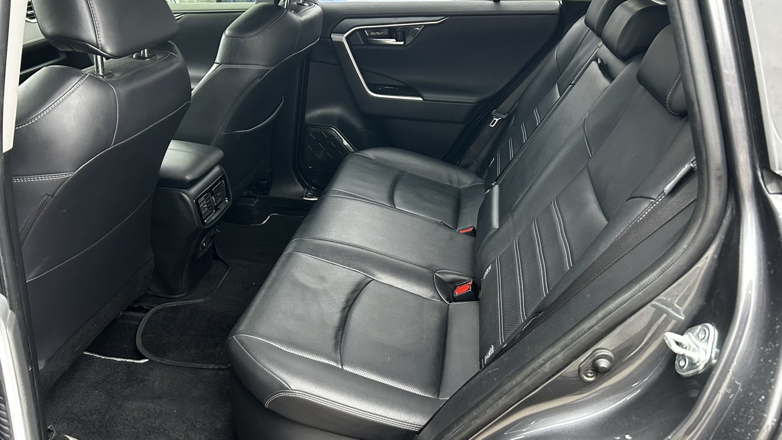 Toyota RAV4 2020 року, Універсал, Тойота Центр Київ "Автосаміт Укравто", м.Київ | Фото № 11 Toyota RAV4 2020 року з пробігом 111618 км, Універсал, Тойота Центр Київ "Автосаміт Укравто", м.Київ - 1389600 ГРН | Фото № 11