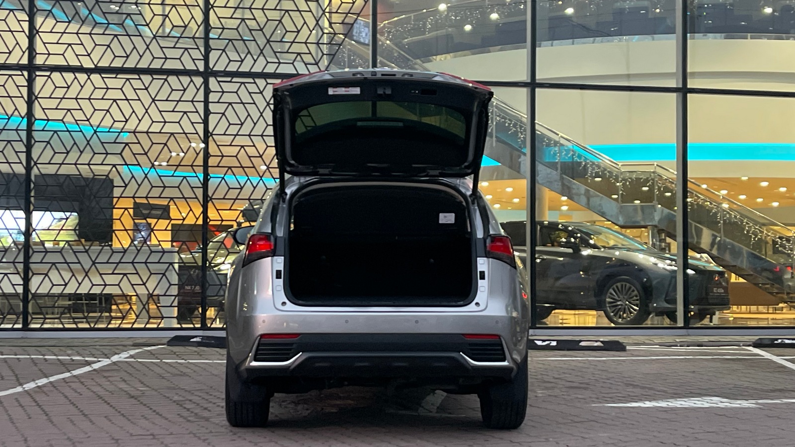 Lexus NX 2021 року, Універсал, Лексус Київ Захід, м.Київ | Фото № 10 Lexus NX 2021 року з пробігом 41953 км, Універсал, Лексус Київ Захід, м.Київ - 1560000 ГРН | Фото № 10