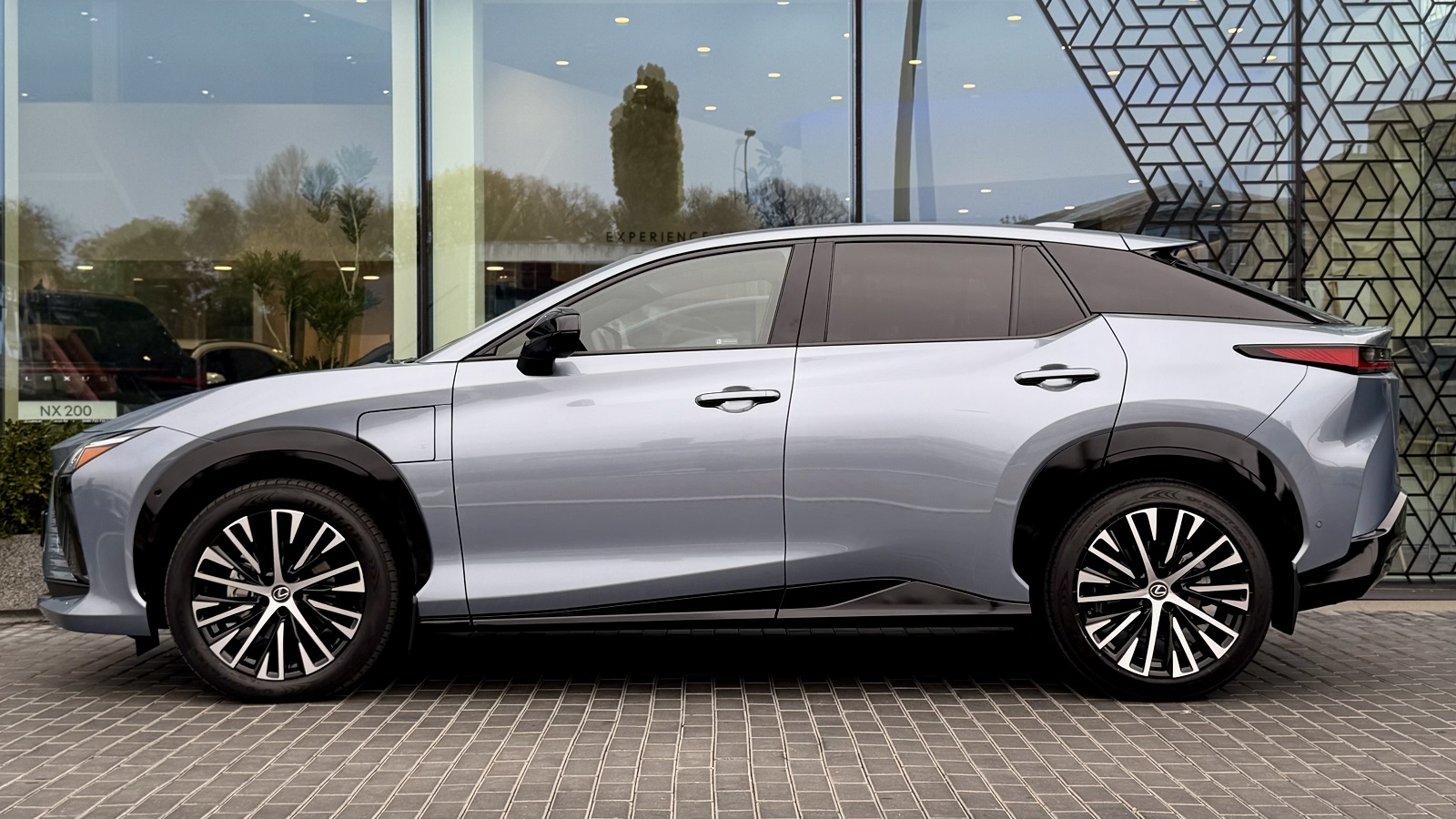 Lexus RZ 450e 2024 року, Універсал, Лексус Одеса, м.Одеса | Фото № 3 Lexus RZ 450e 2024 року з пробігом 6699 км, Універсал, Лексус Одеса, м.Одеса - 2569290 ГРН | Фото № 3