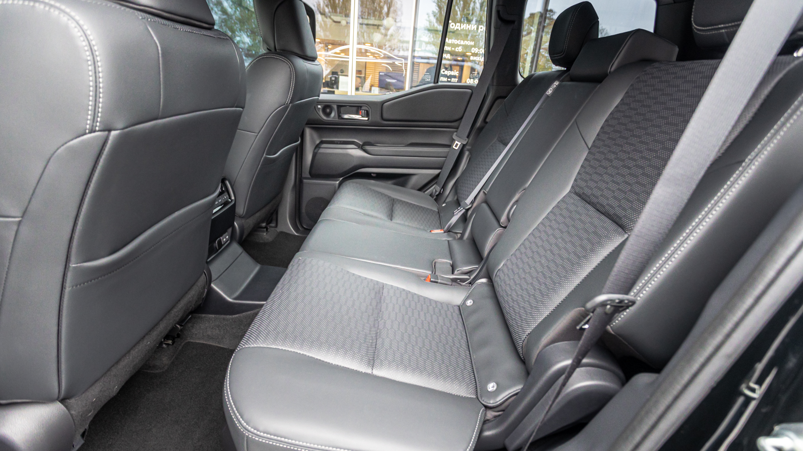 Toyota LAND CRUISER PRADO 2024 року з пробігом 14233 км, Універсал, Тойота Центр Дніпро "Алмаз Мотор" на Запорізькому шосе, м.Дніпро - 2870000 ГРН | Фото № 13