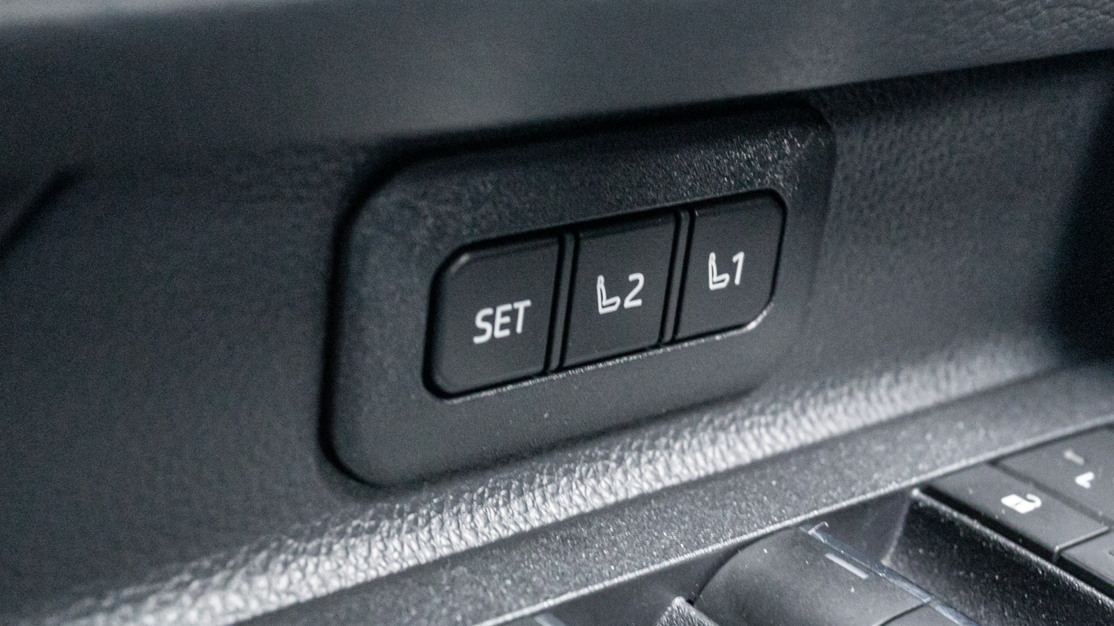 Toyota LAND CRUISER PRADO 2024 року з пробігом 14233 км, Універсал, Тойота Центр Дніпро "Алмаз Мотор" на Запорізькому шосе, м.Дніпро - 2870000 ГРН | Фото № 25