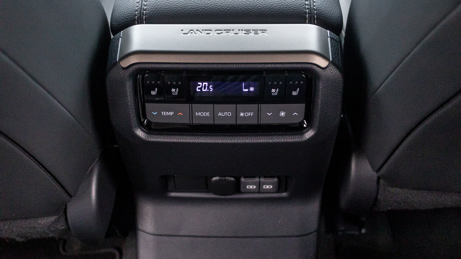 Toyota LAND CRUISER PRADO 2024 року з пробігом 14233 км, Універсал, Тойота Центр Дніпро "Алмаз Мотор" на Запорізькому шосе, м.Дніпро - 2870000 ГРН | Фото № 35