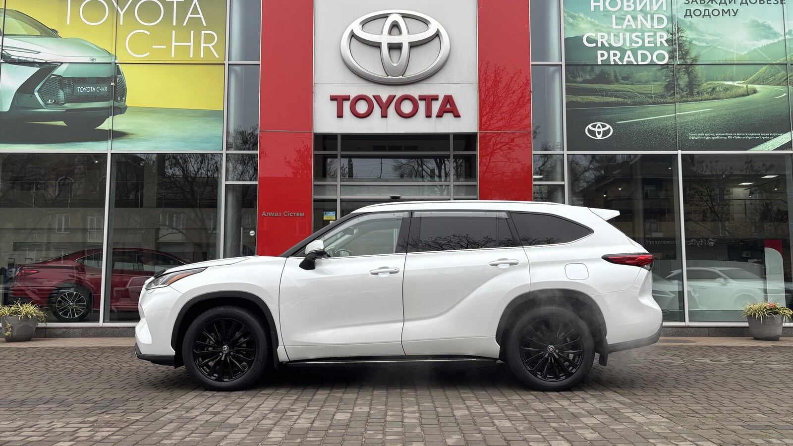 Toyota HIGHLANDER 2023 року з пробігом 137710 км, Універсал, Тойота Центр Кривий Ріг "Алмаз Сістем", м.Кривий Ріг - 2080000 ГРН | Фото № 3
