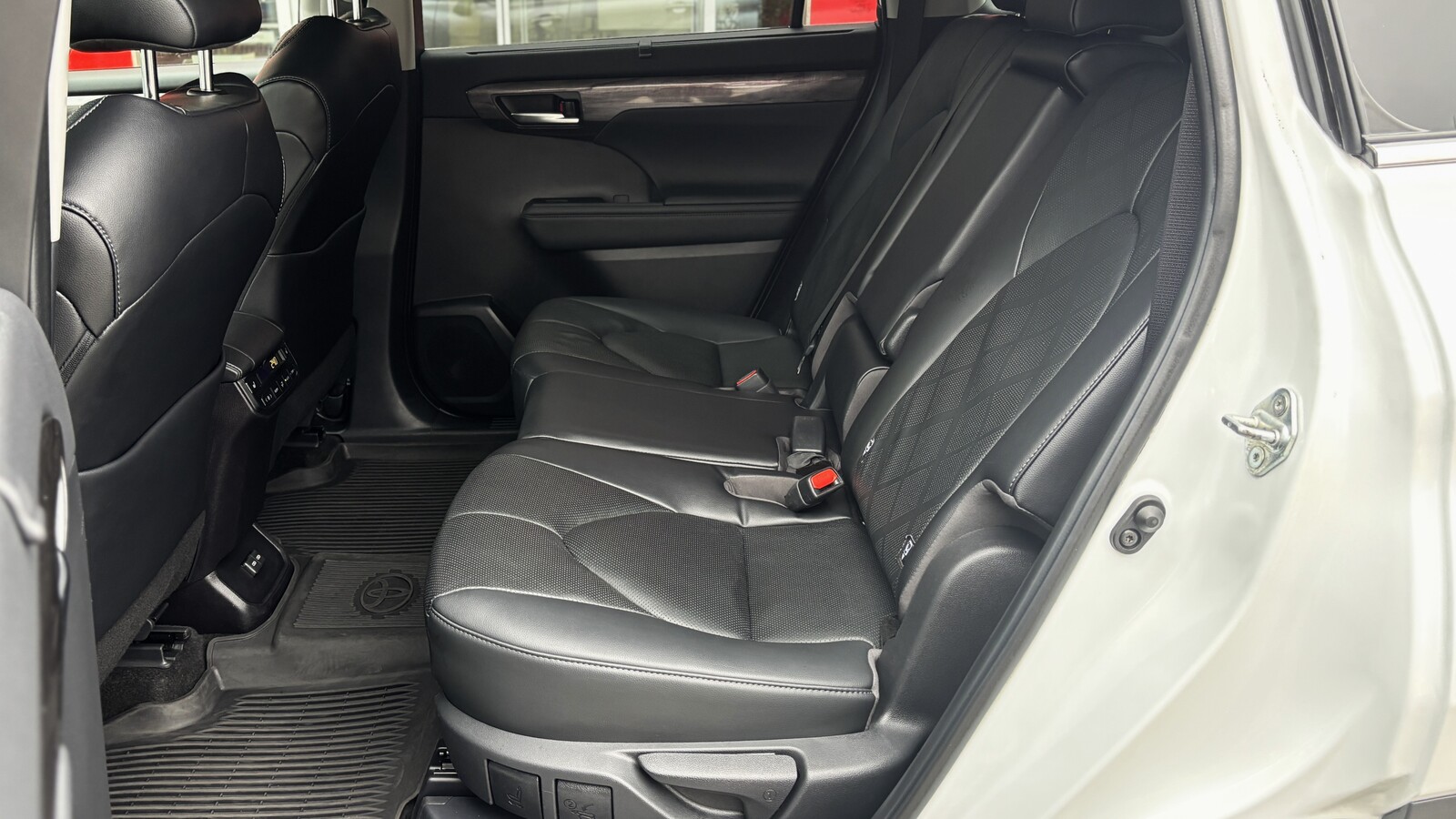 Toyota HIGHLANDER 2023 року з пробігом 137710 км, Універсал, Тойота Центр Кривий Ріг "Алмаз Сістем", м.Кривий Ріг - 2080000 ГРН | Фото № 11