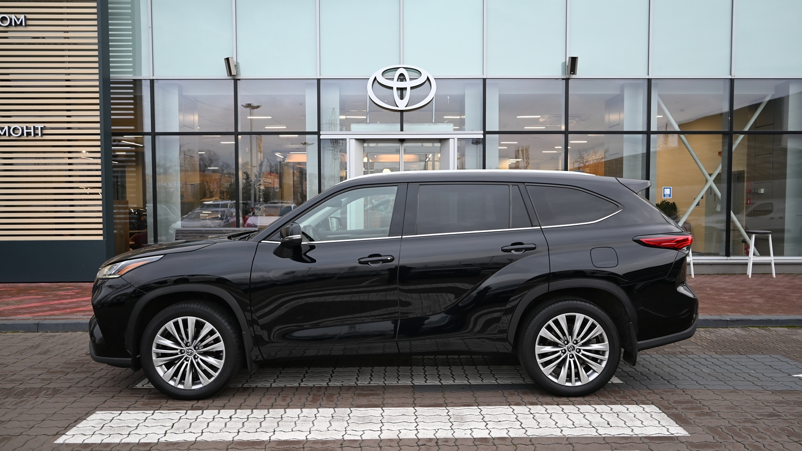 Toyota HIGHLANDER 2022 року з пробігом 106710 км, Універсал, Тойота Центр Київ "Сіті Плаза", м.Київ - 1995540 ГРН | Фото № 3