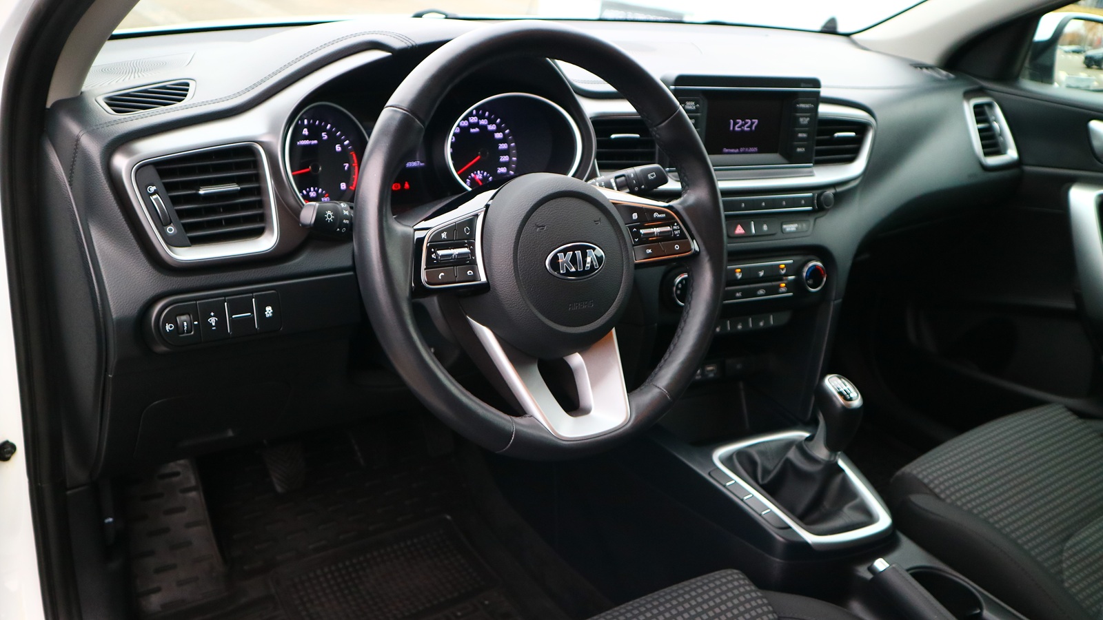 Інші авто KIA CEED 2019 року з пробігом 33363 км, Універсал, Тойота Центр Київ "Автосаміт Укравто Столичне", м.Київ - 650000 ГРН | Фото № 16