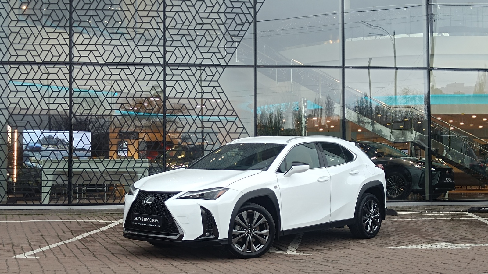 Lexus UX 2023 року з пробігом 28378 км, Хетчбек, Лексус Київ Захід, м.Київ - 1756000 ГРН | Фото № 1