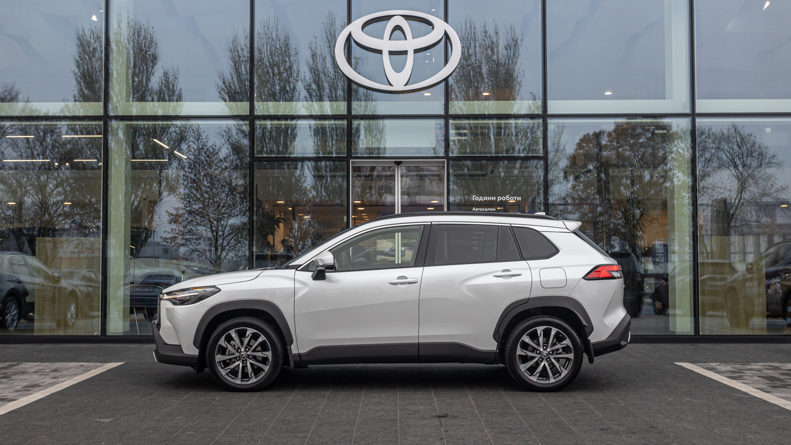 Toyota COROLLA CROSS 2023 року з пробігом 31017 км, Хетчбек, Тойота Центр Дніпро "Алмаз Мотор" на Запорізькому шосе, м.Дніпро - 1482250 ГРН | Фото № 3