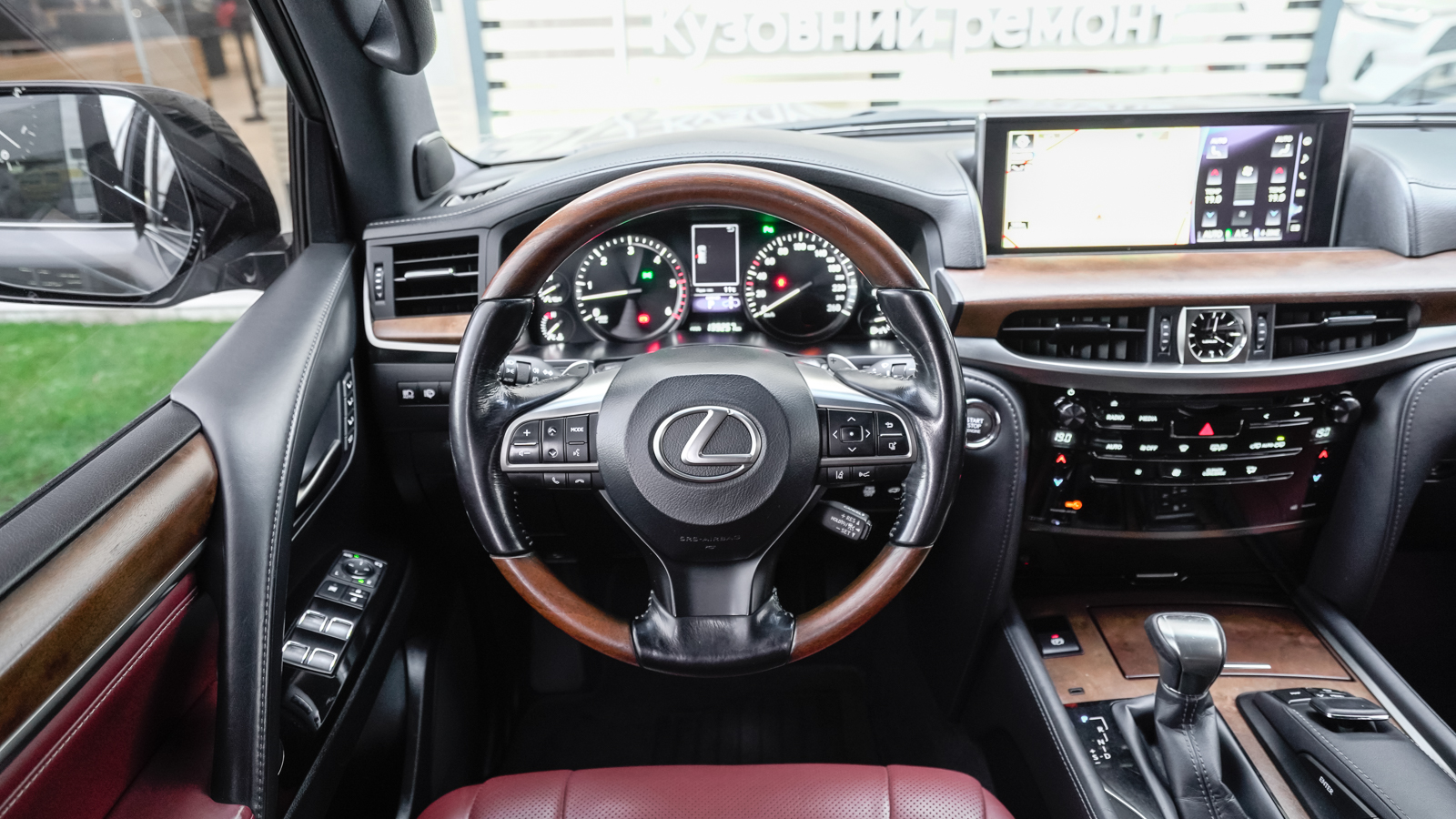 Lexus LX 2017 року, Універсал, Тойота Центр Львів "Діамант", м.Львів | Фото № 9 Lexus LX 2017 року з пробігом 137702 км, Універсал, Тойота Центр Львів "Діамант", м.Львів - 2664900 ГРН | Фото № 9