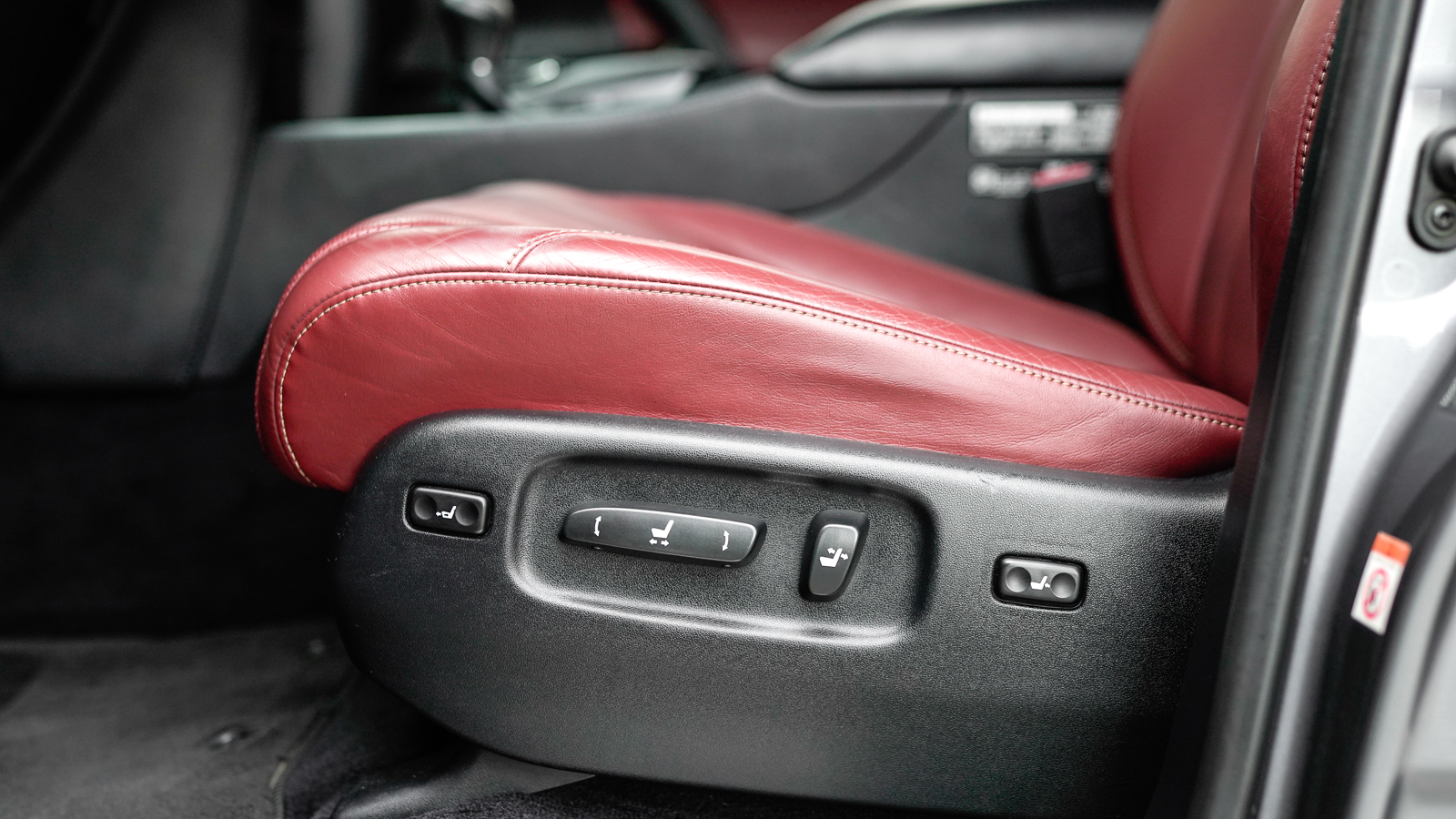 Lexus LX 2017 року, Універсал, Тойота Центр Львів "Діамант", м.Львів | Фото № 17 Lexus LX 2017 року з пробігом 137702 км, Універсал, Тойота Центр Львів "Діамант", м.Львів - 2664900 ГРН | Фото № 17