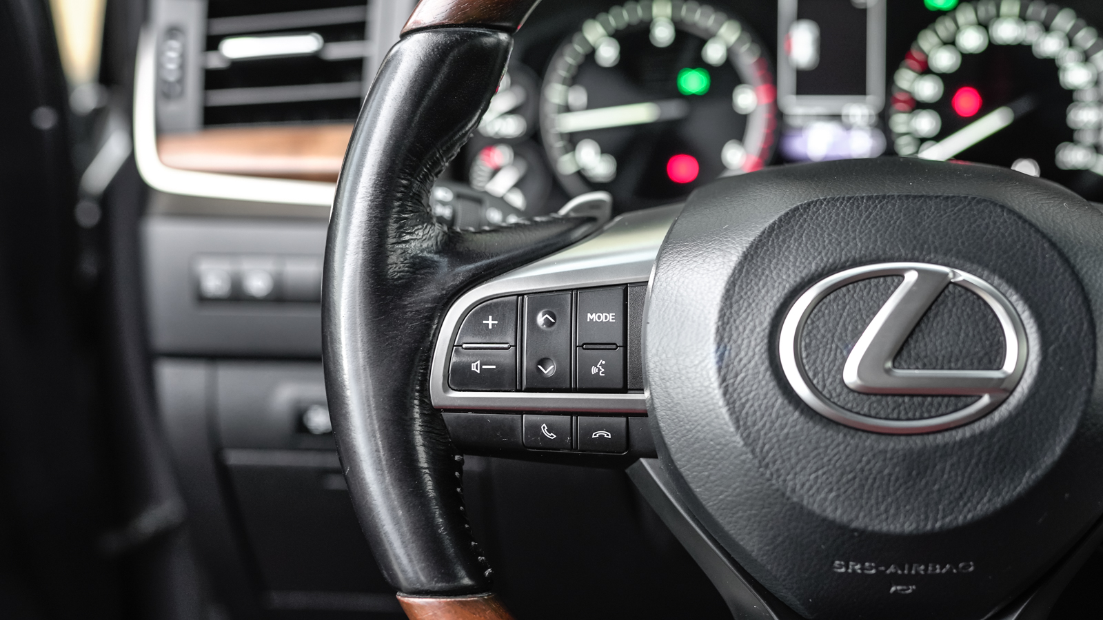 Lexus LX 2017 року, Універсал, Тойота Центр Львів "Діамант", м.Львів | Фото № 20 Lexus LX 2017 року з пробігом 137702 км, Універсал, Тойота Центр Львів "Діамант", м.Львів - 2664900 ГРН | Фото № 20