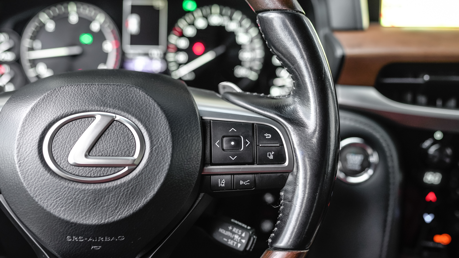 Lexus LX 2017 року, Універсал, Тойота Центр Львів "Діамант", м.Львів | Фото № 21 Lexus LX 2017 року з пробігом 137702 км, Універсал, Тойота Центр Львів "Діамант", м.Львів - 2664900 ГРН | Фото № 21