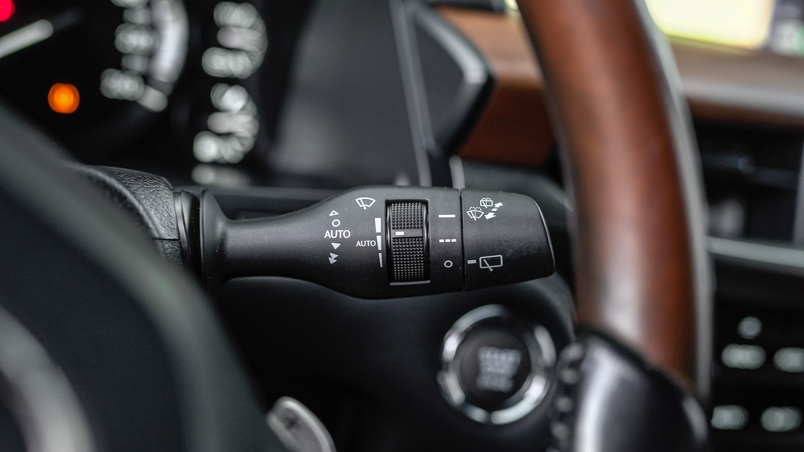 Lexus LX 2017 року, Універсал, Тойота Центр Львів "Діамант", м.Львів | Фото № 23 Lexus LX 2017 року з пробігом 137702 км, Універсал, Тойота Центр Львів "Діамант", м.Львів - 2664900 ГРН | Фото № 23