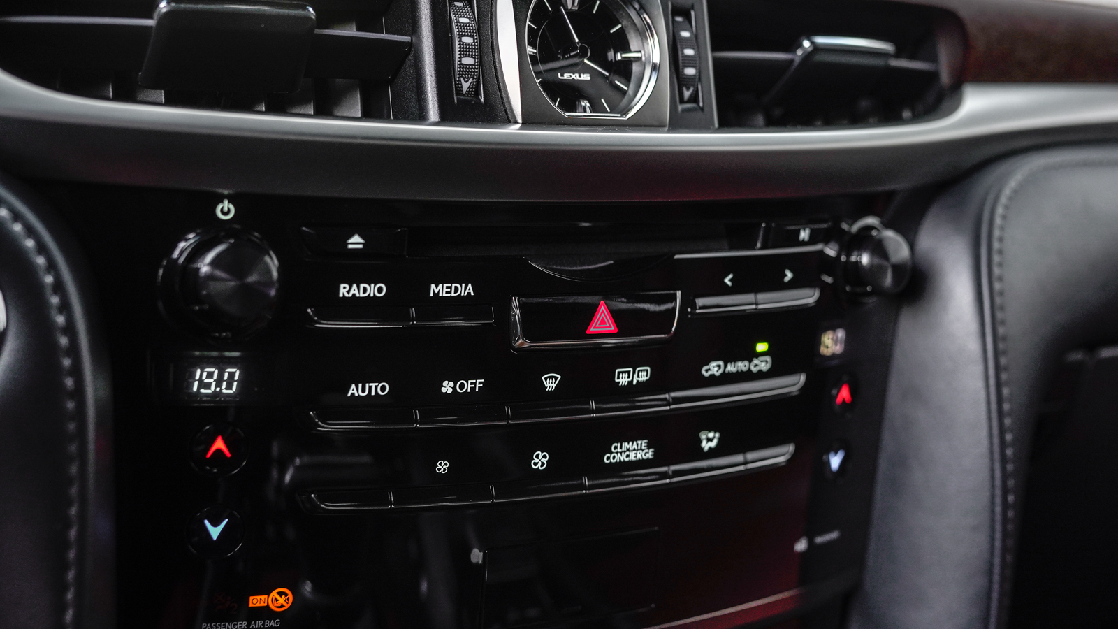 Lexus LX 2017 року, Універсал, Тойота Центр Львів "Діамант", м.Львів | Фото № 31 Lexus LX 2017 року з пробігом 137702 км, Універсал, Тойота Центр Львів "Діамант", м.Львів - 2664900 ГРН | Фото № 31