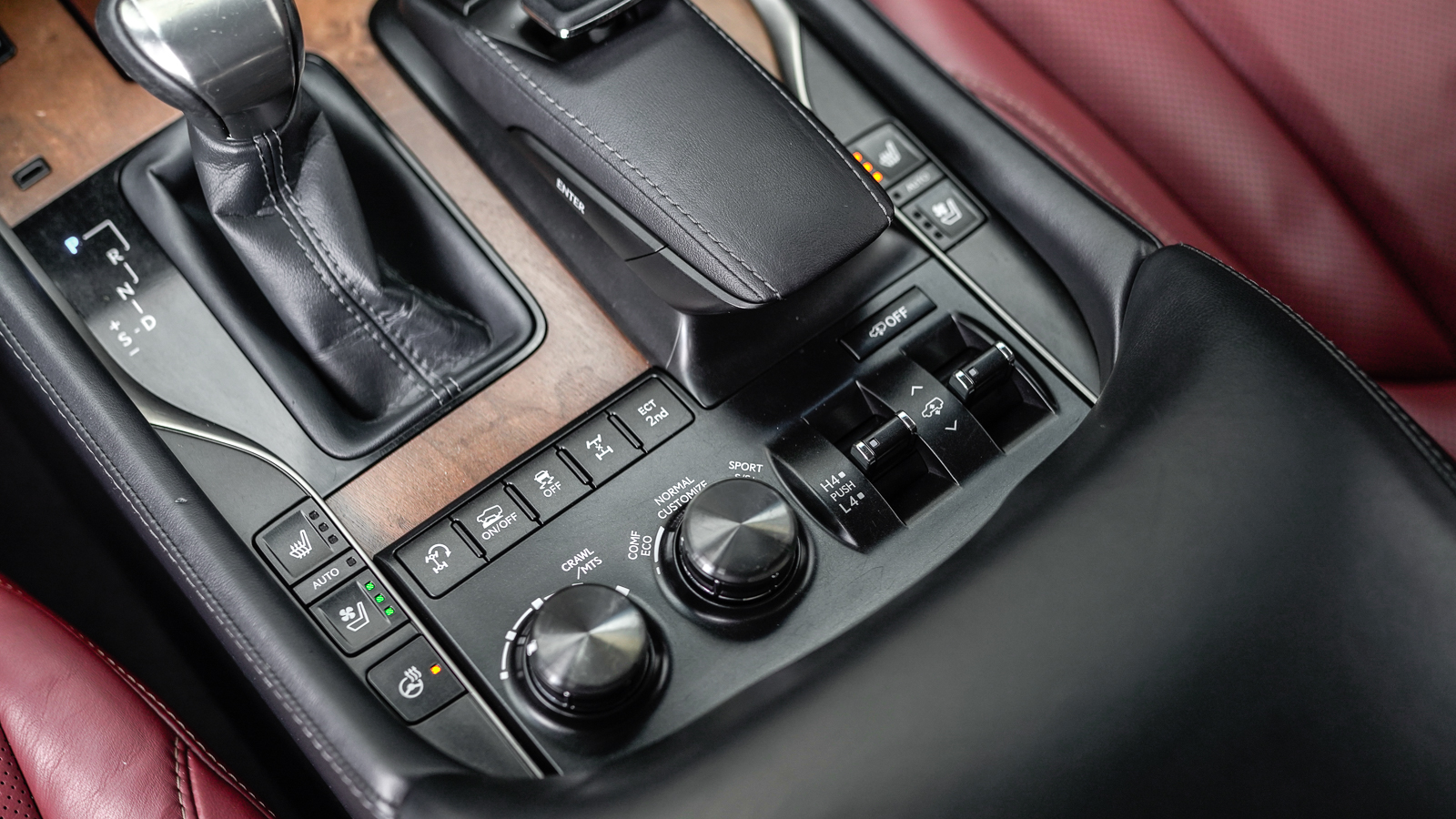 Lexus LX 2017 року, Універсал, Тойота Центр Львів "Діамант", м.Львів | Фото № 33 Lexus LX 2017 року з пробігом 137702 км, Універсал, Тойота Центр Львів "Діамант", м.Львів - 2664900 ГРН | Фото № 33