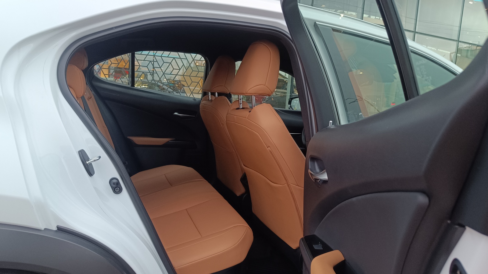 Lexus UX 2023 року з пробігом 28378 км, Хетчбек, Лексус Київ Захід, м.Київ - 1756000 ГРН | Фото № 7