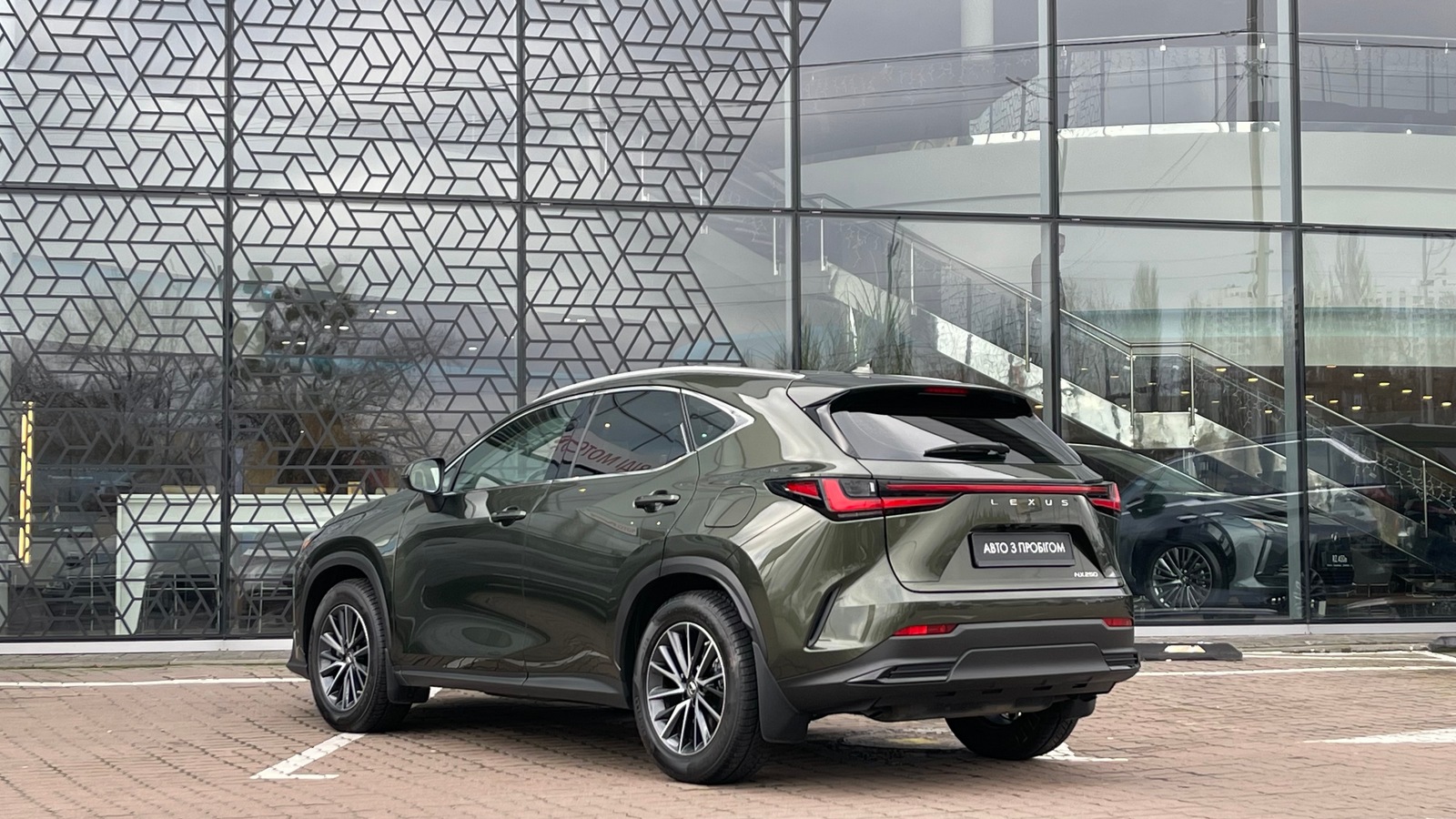 Lexus NX 2022 року, Універсал, Лексус Київ Захід, м.Київ | Фото № 2 Lexus NX 2022 року з пробігом 28713 км, Універсал, Лексус Київ Захід, м.Київ - 2075000 ГРН | Фото № 2