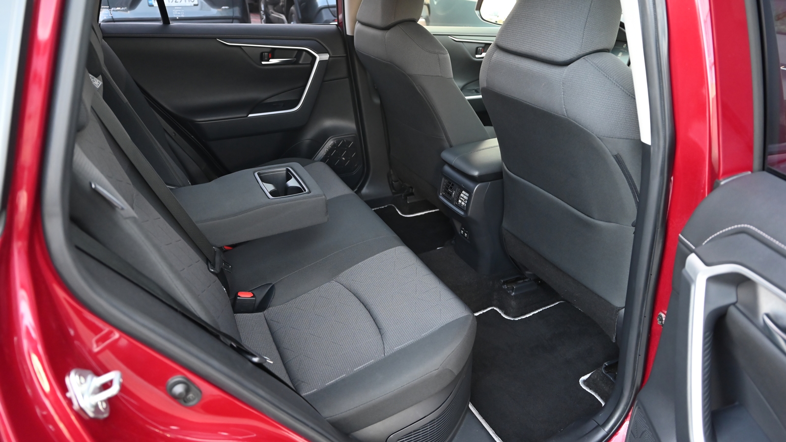 Toyota RAV4 2018 року з пробігом 111881 км, Універсал, Тойота Центр Київ "Сіті Плаза", м.Київ - 1176000 ГРН | Фото № 7