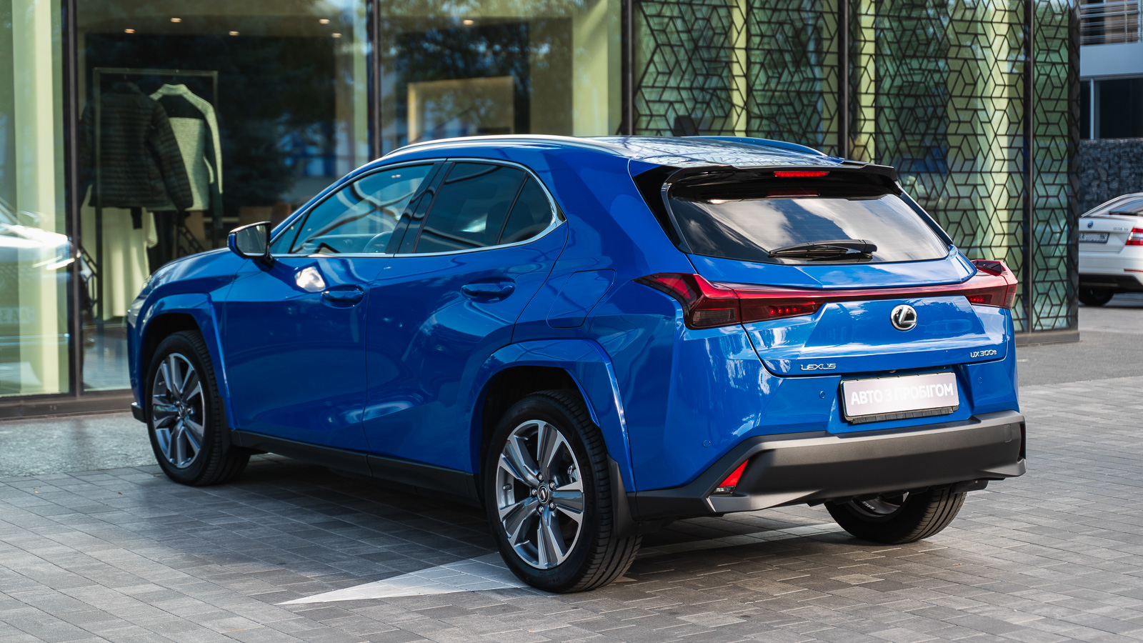 Lexus UX 300e 2023 року з пробігом 5786 км, Хетчбек, Лексус Дніпро, м.Дніпро - 1536600 ГРН | Фото № 2